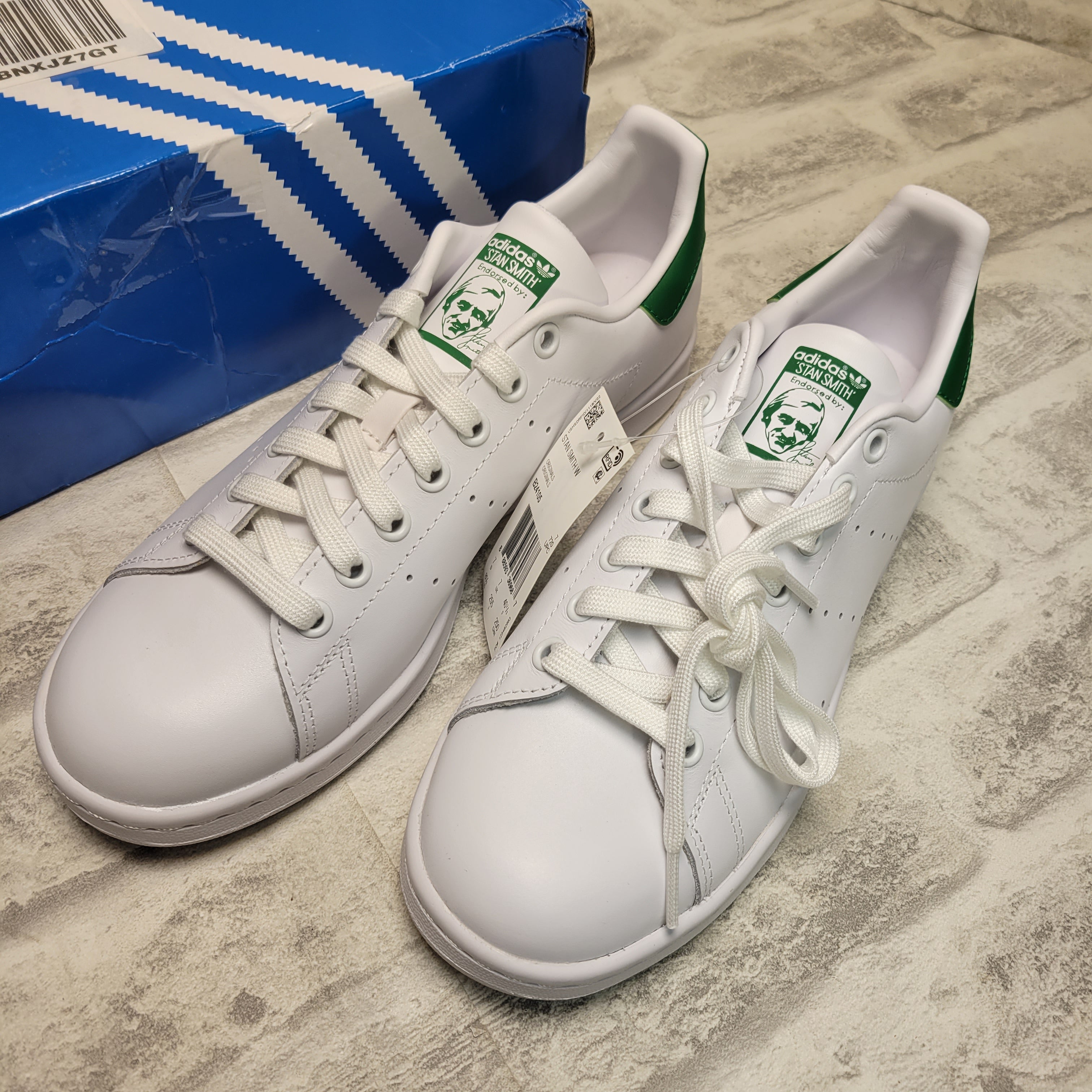 ADIDAS Womens Stan Smith Fairway Sneaker B24105, 8.5 White/Green (7922123768046)